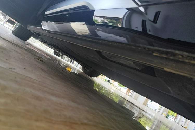 Used Denza D9 2024 DM-i 1050 Luxury Model Left Side Sill