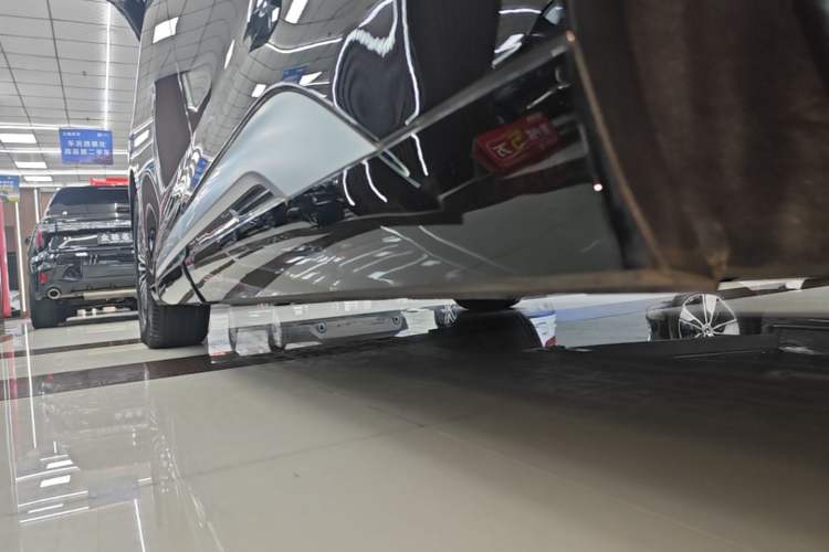 Used Denza D9 2024 DM-i 980 Four-Wheel Drive Prestige Model Left Side Sill