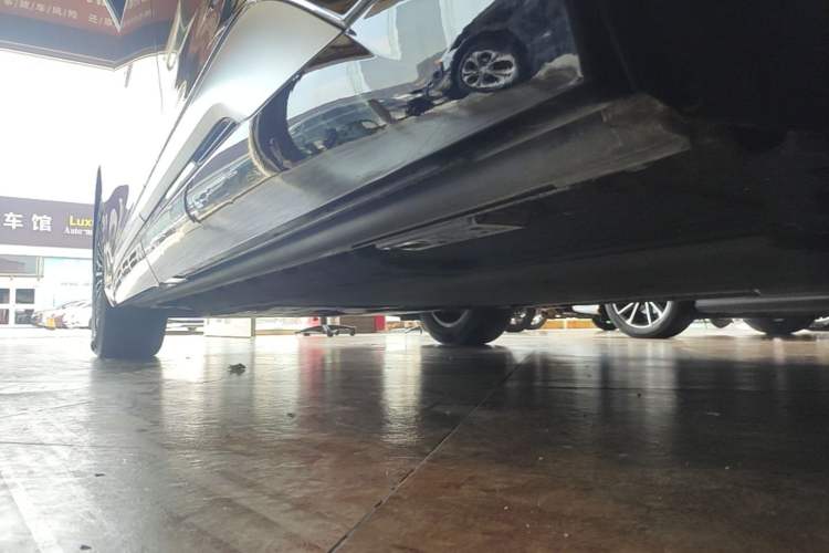Used Denza D9 2024 DM-i 1050 Luxury Model Left Side Sill