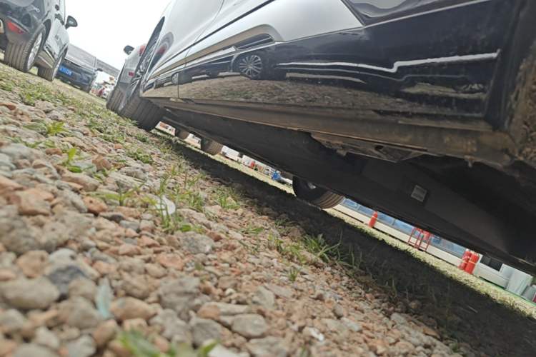 Used Denza D9 2024 DM-i 970 Luxury Model Left Side Sill