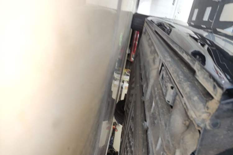 Used Denza D9 2024 DM-i 980 Four-Wheel Drive Flagship Model Left Side Sill
