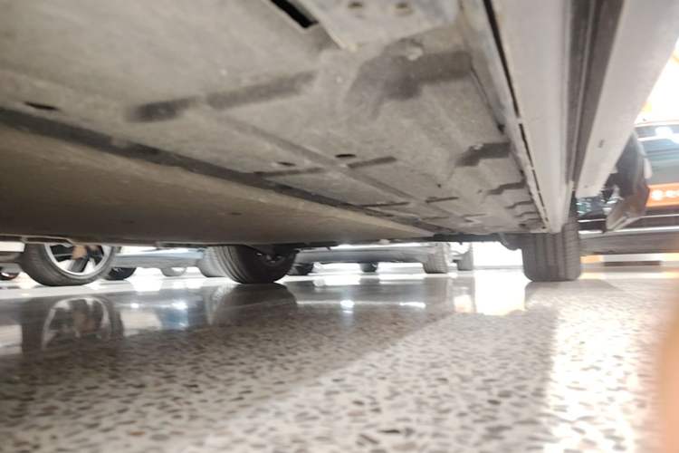 Used Denza D9 2024 DM-i 980 Four-Wheel Drive Flagship Model Left Side Sill