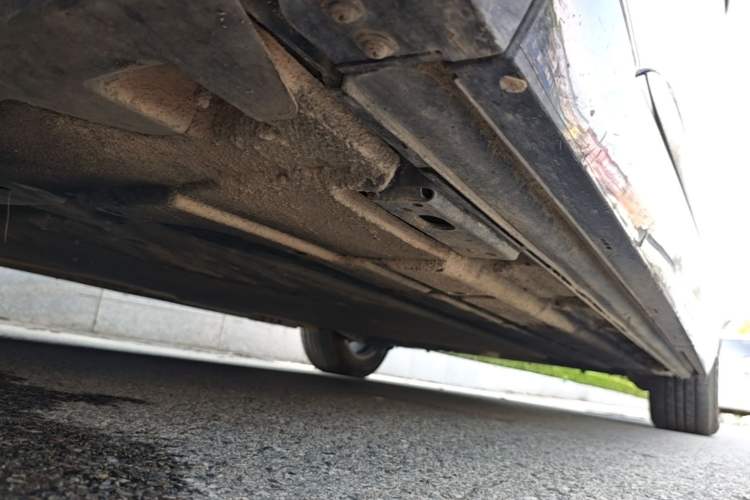 Used Denza D9 2024 DM-i 1050 Luxury Model Left Side Sill