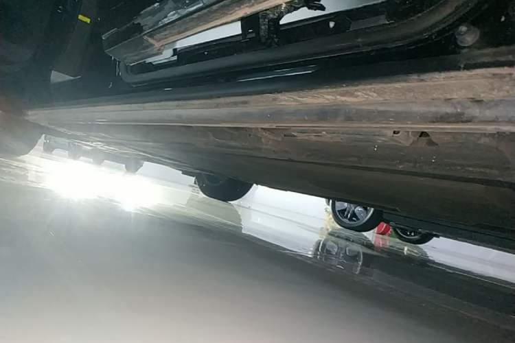 Used Denza D9 2024 DM-i 980 Four-Wheel Drive Prestige Model Left Side Sill