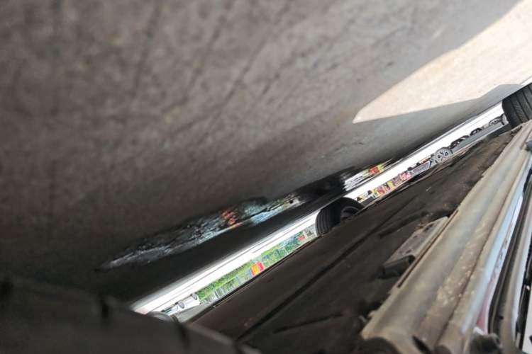 Used Denza D9 2024 DM-i 980 Four-Wheel Drive Prestige Model Left Side Sill