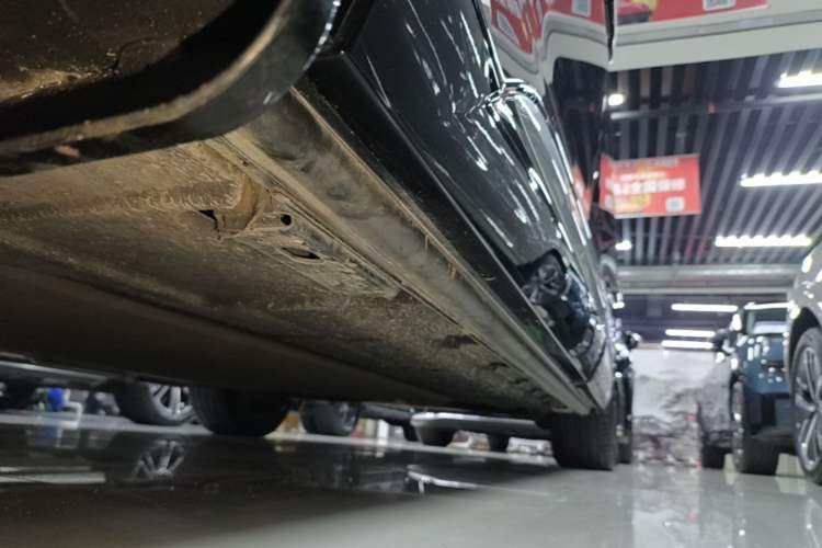 Used Denza D9 2024 DM-i 980 Four-Wheel Drive Prestige Model Left Side Sill