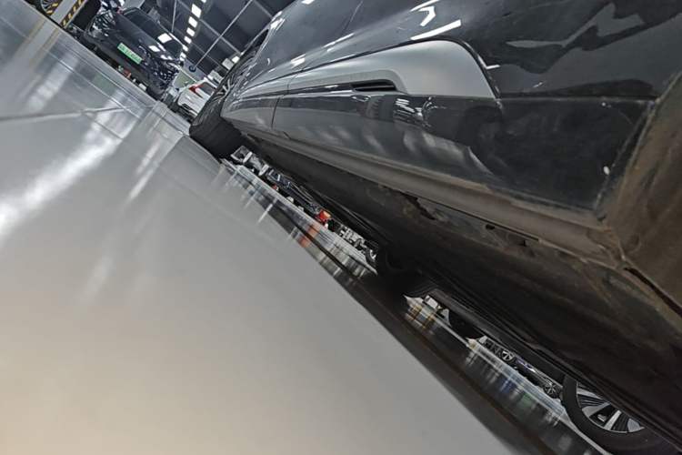 Used Denza D9 2024 DM-i 980 Four-Wheel Drive Flagship Model Left Side Sill