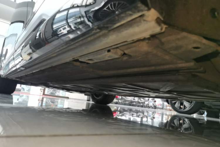 Used Denza D9 2024 DM-i 980 Four-Wheel Drive Prestige Model Left Side Sill