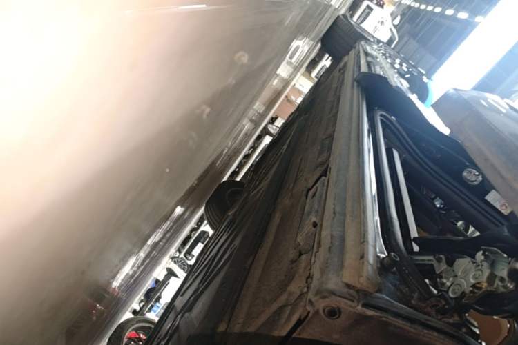 Used Denza D9 2024 DM-i 1050 Luxury Model Left Side Sill