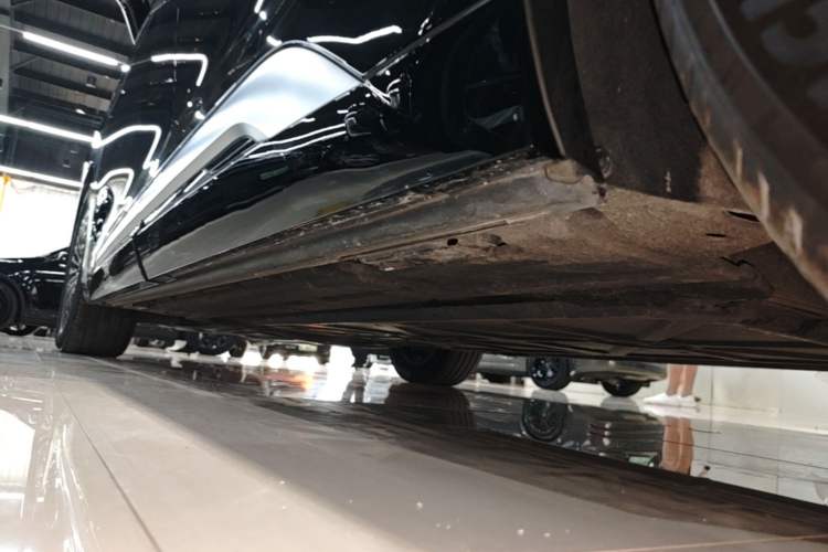 Used Denza D9 2024 DM-i 980 Four-Wheel Drive Prestige Model Left Side Sill