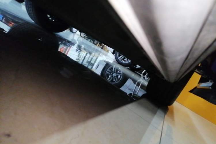Used Denza D9 2024 DM-i 980 Four-Wheel Drive Prestige Model Left Side Sill