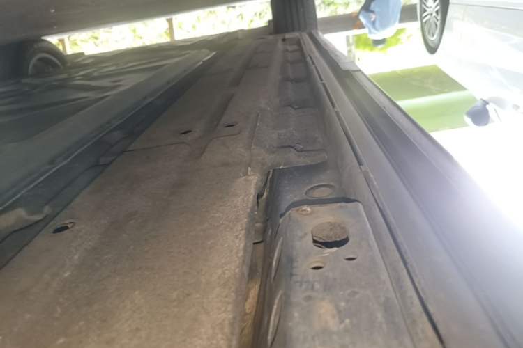 Used Denza D9 2024 DM-i 980 Four-Wheel Drive Flagship Model Left Side Sill