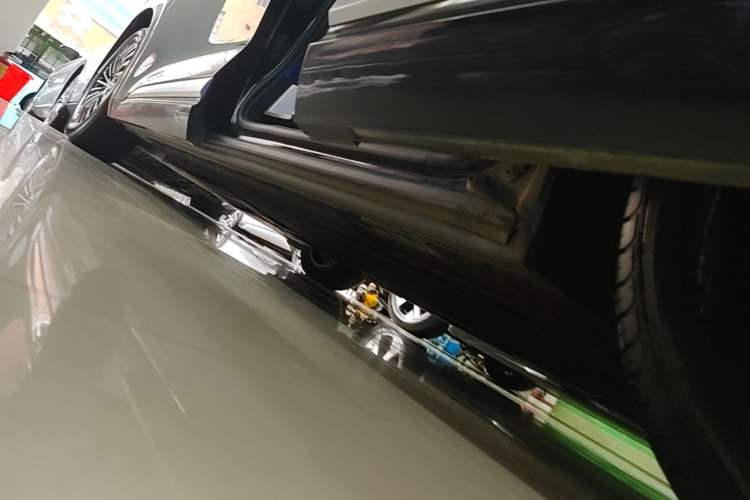 Used Denza D9 2024 DM-i 980 Four-Wheel Drive Flagship Model Left Side Sill