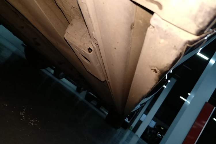 Used Denza D9 2024 DM-i 980 Four-Wheel Drive Flagship Model Left Side Sill