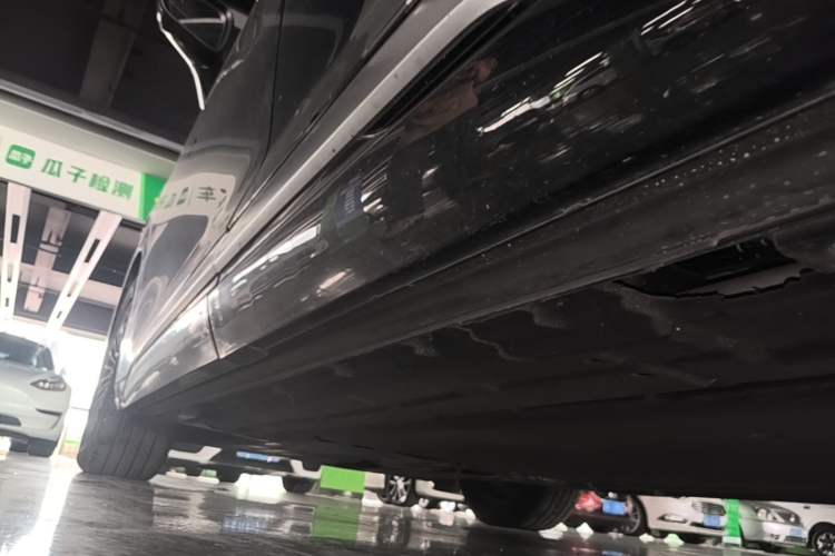 Used Denza D9 2024 DM-i 980 Four-Wheel Drive Flagship Model Left Side Sill
