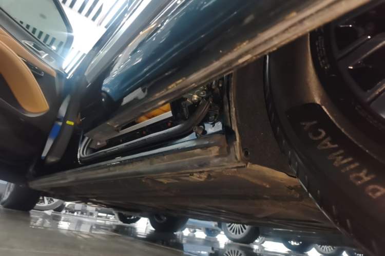 Used Denza D9 2024 DM-i 980 Four-Wheel Drive Flagship Model Left Side Sill