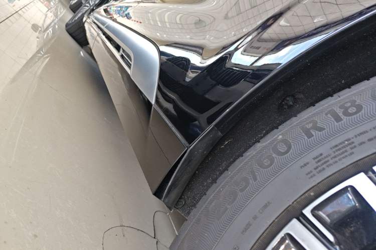 Used Denza D9 2024 DM-i 980 Four-Wheel Drive Flagship Model Left Side Sill