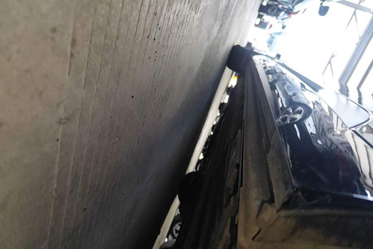 Used Denza D9 2024 DM-i 980 Four-Wheel Drive Flagship Model Left Side Sill