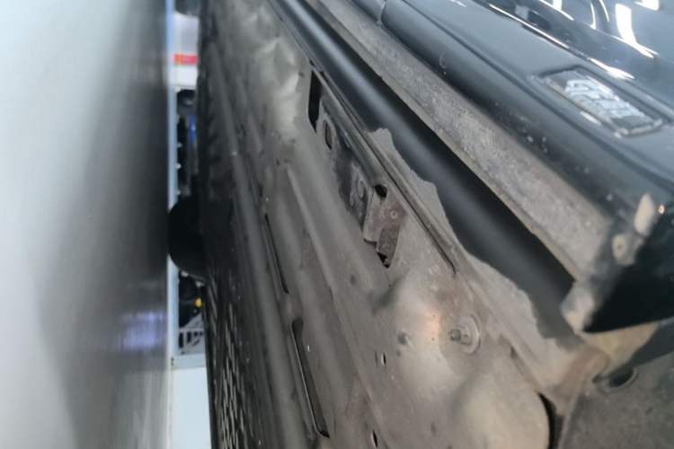 Used Denza D9 2024 DM-i 980 Four-Wheel Drive Prestige Model Left Side Sill