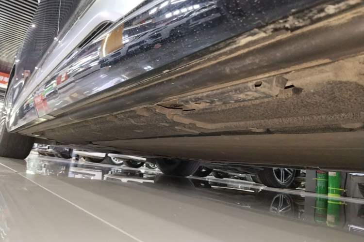 Used Denza D9 2024 DM-i 980 Four-Wheel Drive Prestige Model Left Side Sill