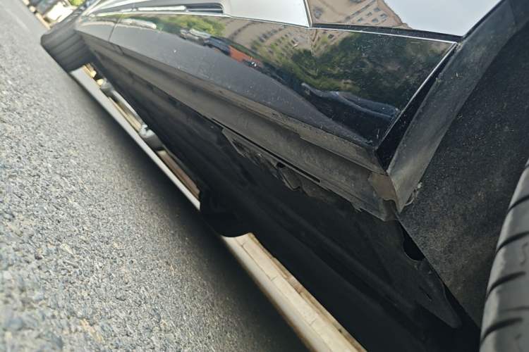 Used Denza D9 2024 DM-i 980 Four-Wheel Drive Prestige Model Left Side Sill