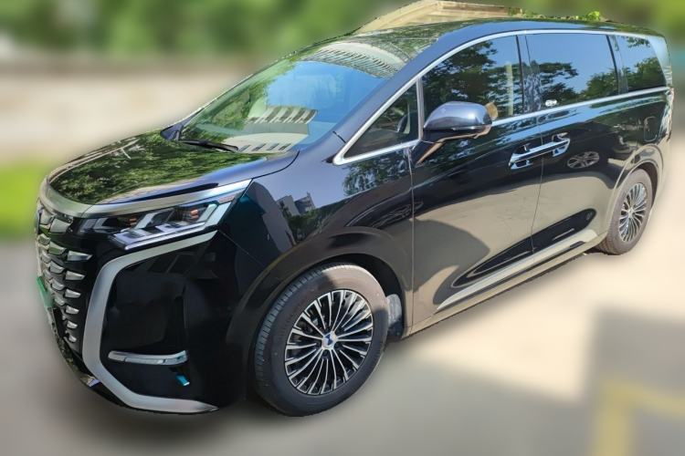 Used Denza D9 2024 DM-i 1050 Luxury Model Guazi used car, China used car export, Used car for sale, Used Denza cars, Cheapest cars for sale