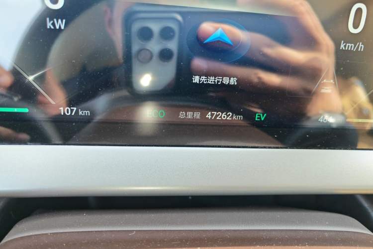 Used Denza D9 2024 DM-i 980 Four-Wheel Drive Flagship Model Odometer Close Up