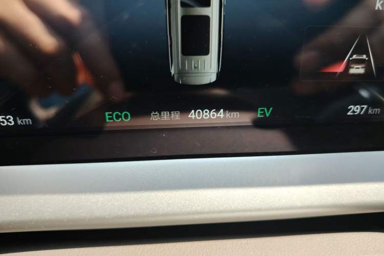Used Denza D9 2024 DM-i 1050 Luxury Model Odometer Close Up