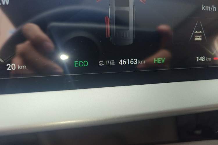 Used Denza D9 2024 DM-i 1050 Luxury Model Odometer Close Up
