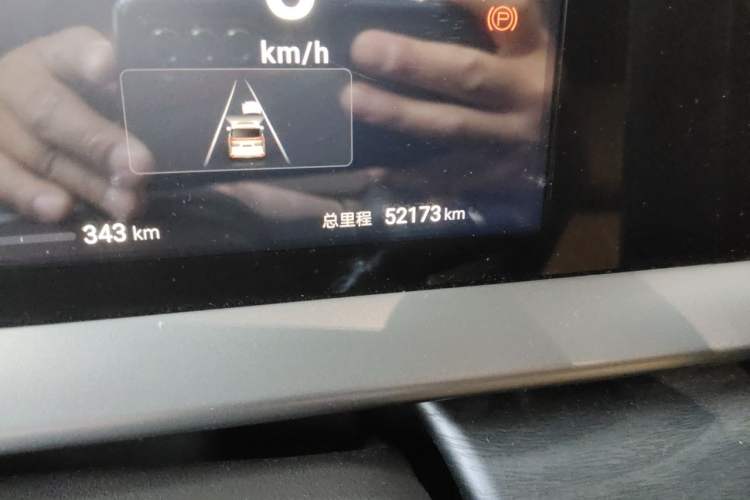 Used Denza D9 2024 EV 620 Premium Model Odometer Close Up