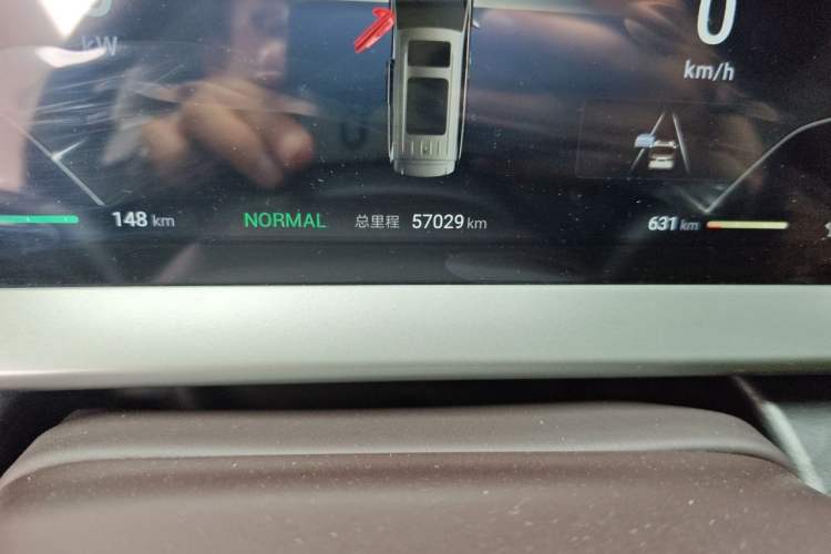 Used Denza D9 2024 DM-i 1050 Luxury Model Odometer Close Up