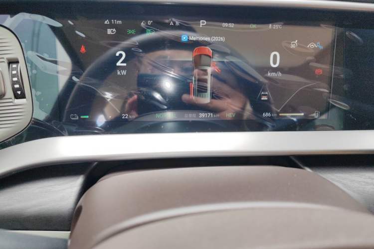 Used Denza D9 2024 DM-i 1050 Luxury Model Odometer Close Up
