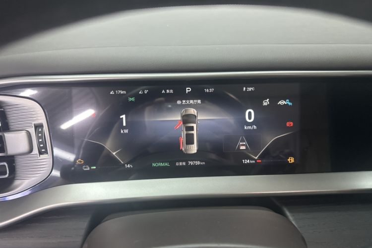 Used Denza D9 2024 DM-i 980 Four-Wheel Drive Flagship Model Odometer Close Up