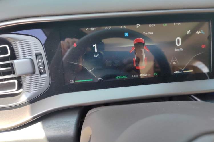 Used Denza D9 2024 DM-i 1050 Luxury Model Odometer Close Up