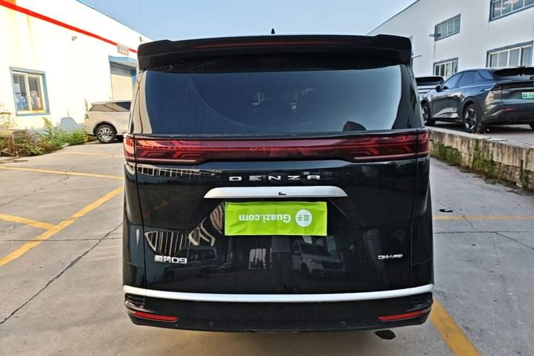 Used Denza D9 2024 DM-i 980 Four-Wheel Drive Prestige Model Rear