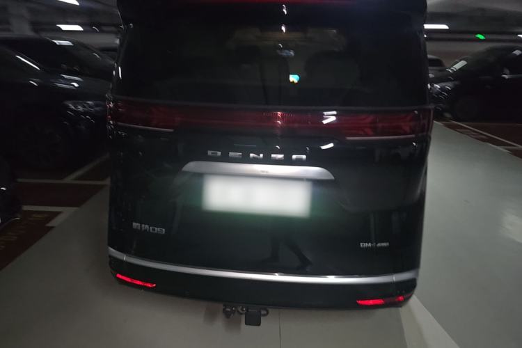 Used Denza D9 2024 DM-i 980 Four-Wheel Drive Prestige Model Rear