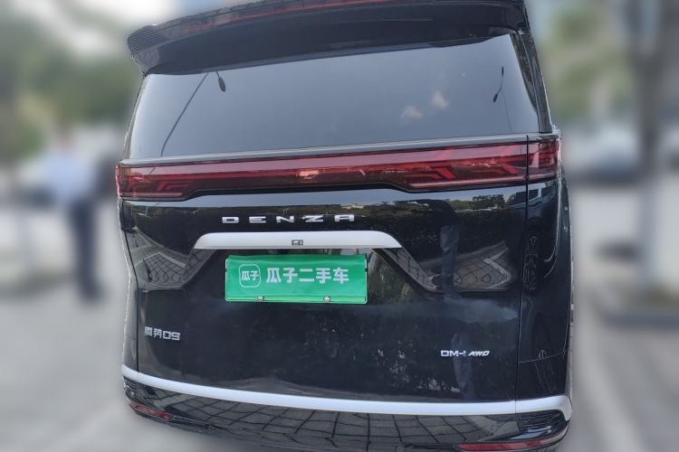 Used Denza D9 2024 DM-i 980 Four-Wheel Drive Prestige Model Rear