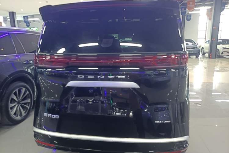 Used Denza D9 2024 DM-i 980 Four-Wheel Drive Prestige Model Rear