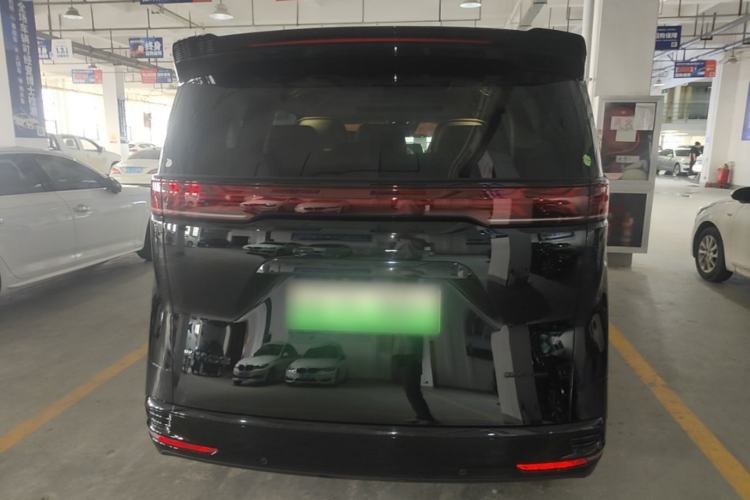 Used Denza D9 2024 DM-i 980 Four-Wheel Drive Prestige Model Rear