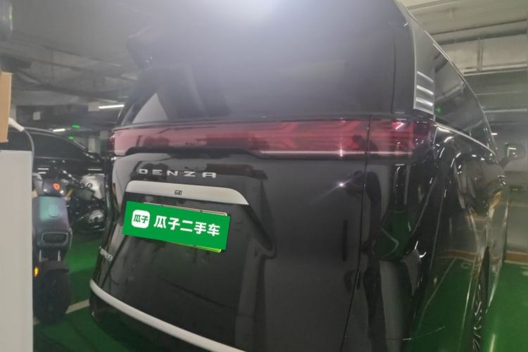 Used Denza D9 2024 DM-i 970 Luxury Model Rear