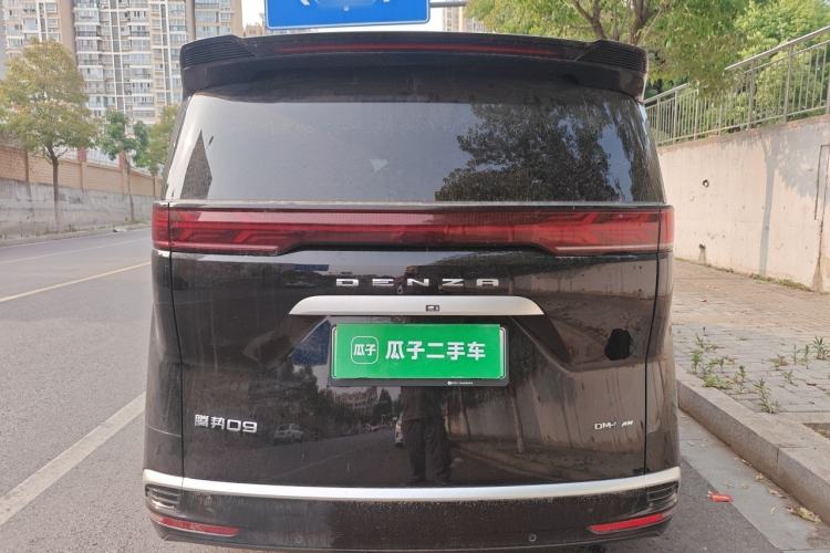 Used Denza D9 2024 DM-i 980 Four-Wheel Drive Prestige Model Rear