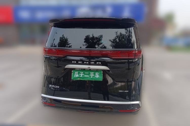 Used Denza D9 2024 DM-i 980 Four-Wheel Drive Prestige Model Rear