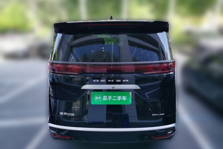 Used Denza D9 2024 DM-i 980 Four-Wheel Drive Prestige Model Rear