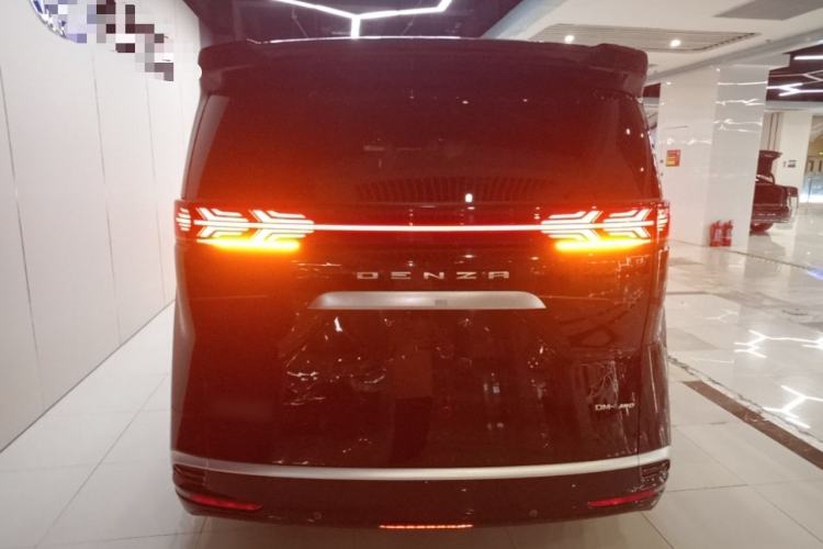 Used Denza D9 2024 DM-i 980 Four-Wheel Drive Prestige Model Rear