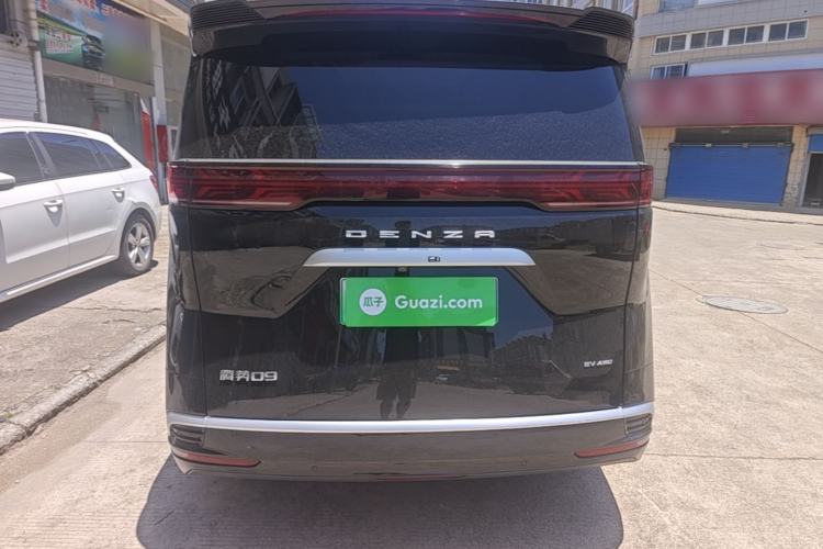 Used Denza D9 2024 EV 600 Four-Wheel-Drive Flagship Model Rear