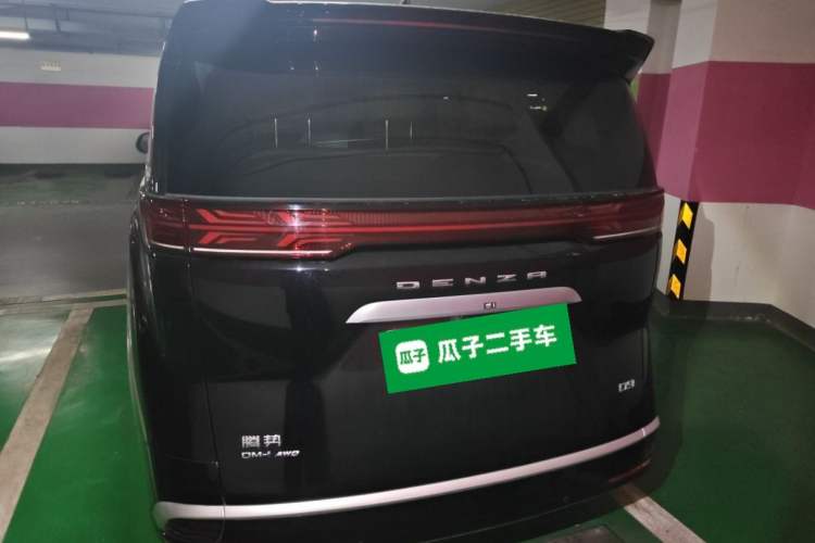 Used Denza D9 2024 DM-i 980 Four-Wheel Drive Prestige Model Rear
