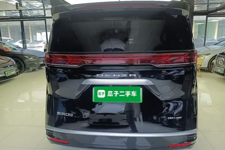 Used Denza D9 2024 DM-i 980 Four-Wheel Drive Prestige Model Rear