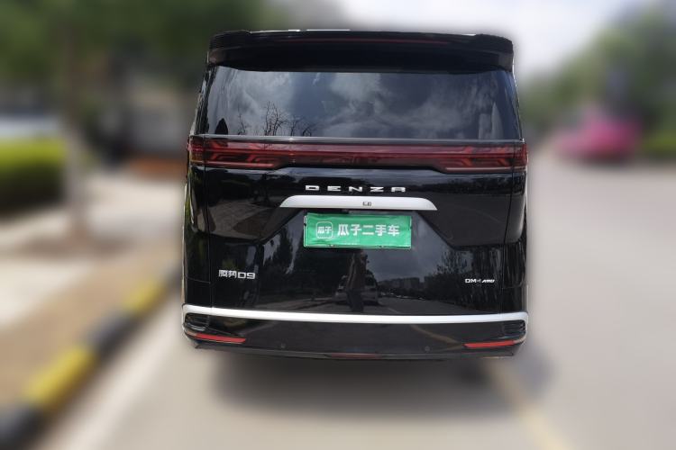 Used Denza D9 2024 DM-i 980 Four-Wheel Drive Prestige Model Rear