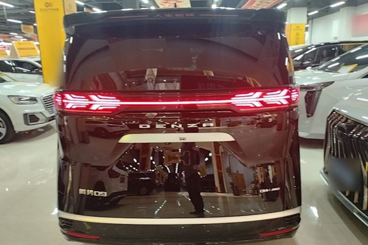 Used Denza D9 2024 DM-i 980 Four-Wheel Drive Prestige Model Rear