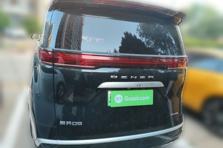 Used Denza D9 2024 DM-i 980 Four-Wheel Drive Prestige Model Rear